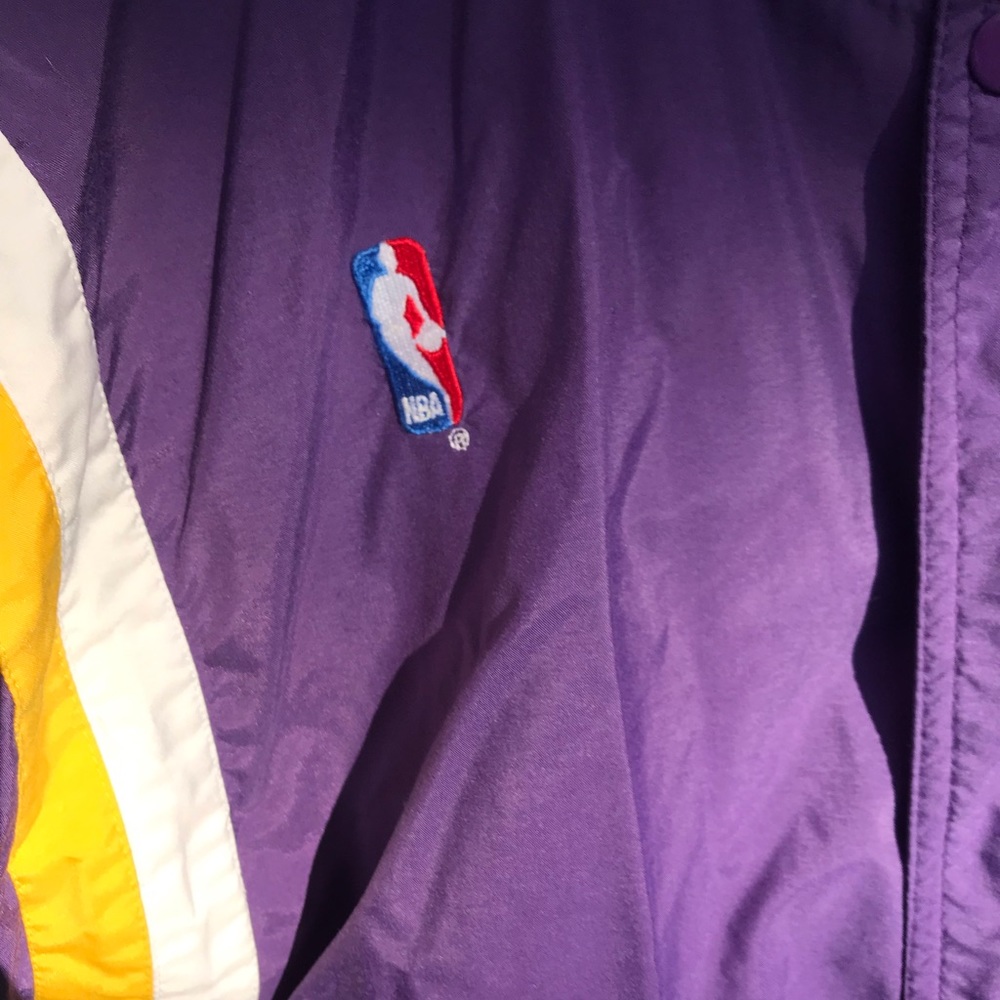 VINTAGE 💛LAKERS💜 CHAMPION MEDIUM MEN’S WINDBREAKER GREAT CONDITION - Picture 8 of 11